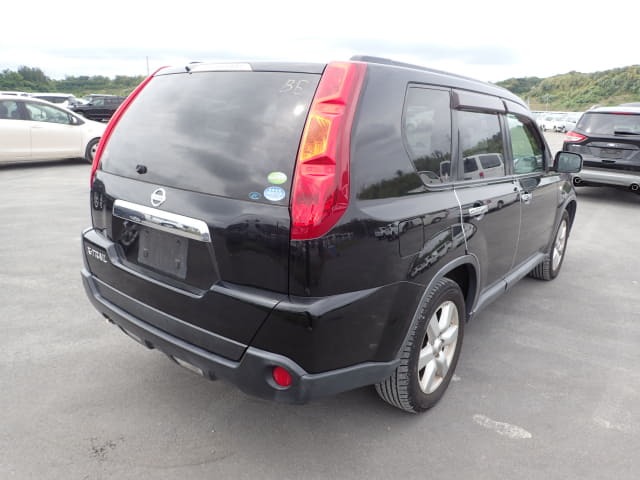 NISSAN X-Trail thumbnail 5