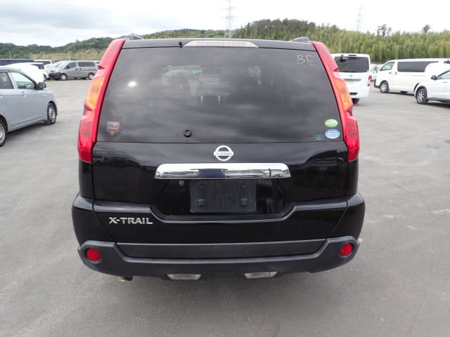 NISSAN X-Trail thumbnail 4