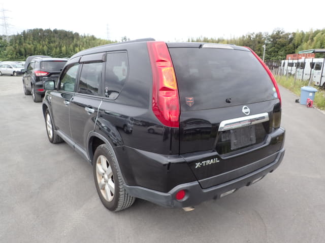 NISSAN X-Trail thumbnail 3