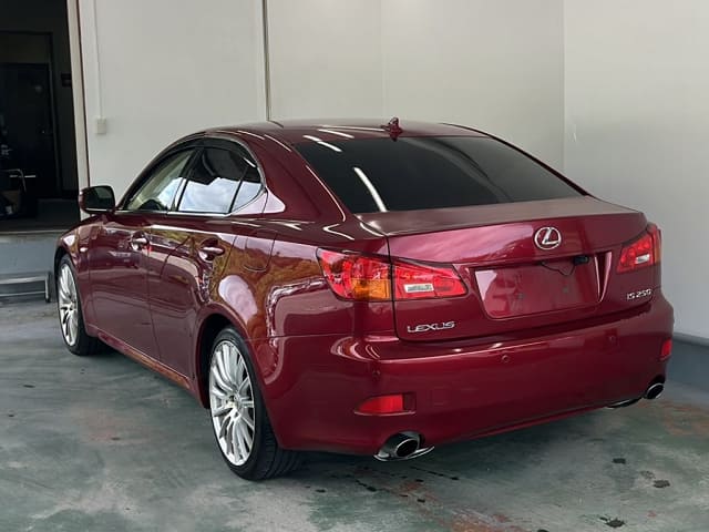 LEXUS IS thumbnail 4