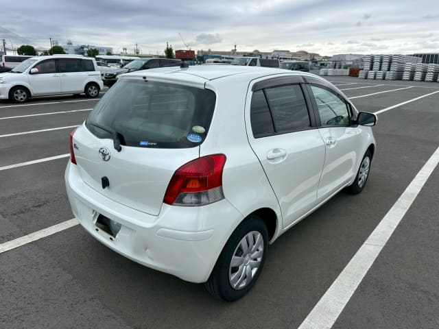 TOYOTA Vitz thumbnail 5