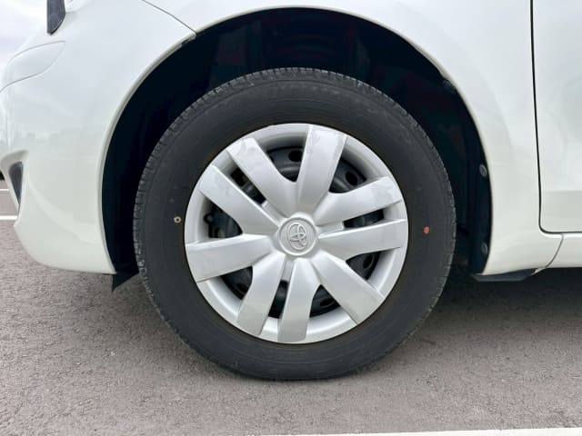 TOYOTA Vitz thumbnail 9