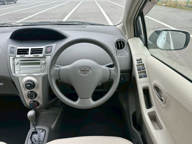 TOYOTA Vitz thumbnail 32