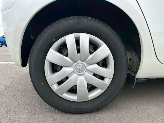 TOYOTA Vitz thumbnail 11