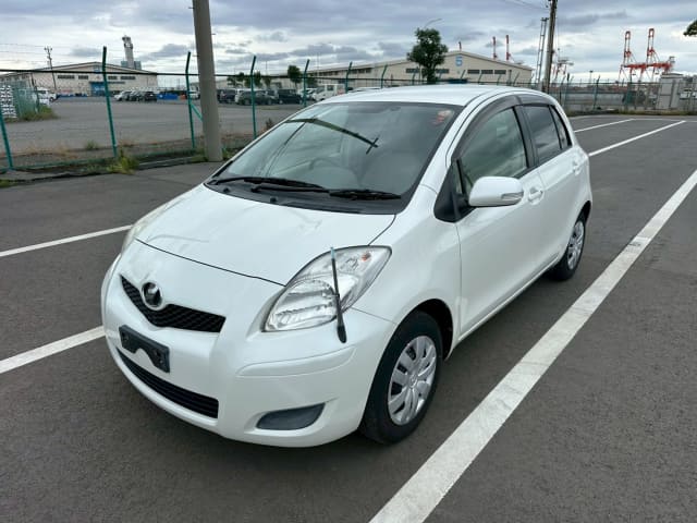 TOYOTA Vitz