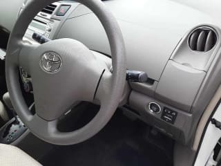 2010 TOYOTA Vitz