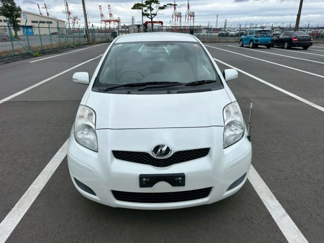 TOYOTA Vitz thumbnail 8