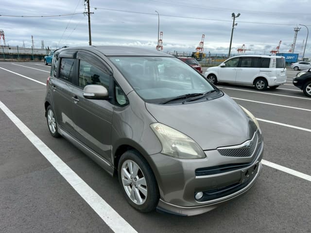 TOYOTA Ractis thumbnail 7