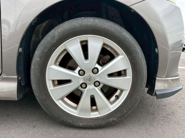 TOYOTA Ractis thumbnail 12