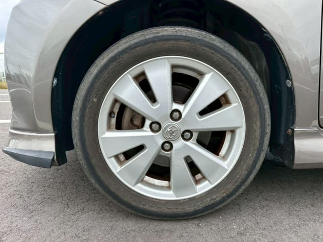 TOYOTA Ractis thumbnail 9