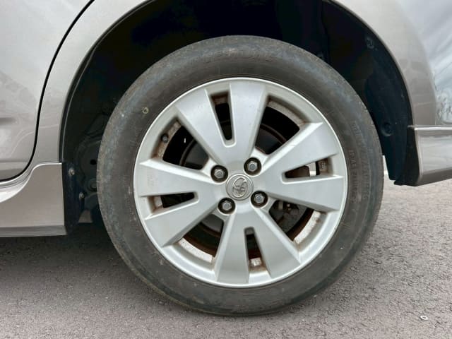 TOYOTA Ractis thumbnail 10