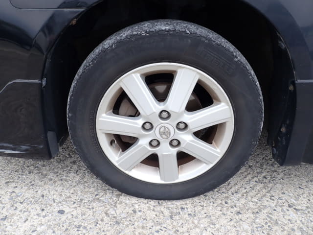 TOYOTA Noah thumbnail 9