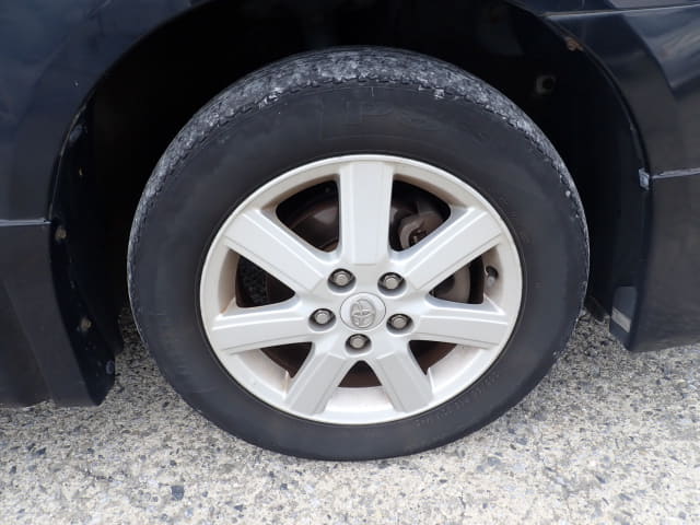 TOYOTA Noah thumbnail 12