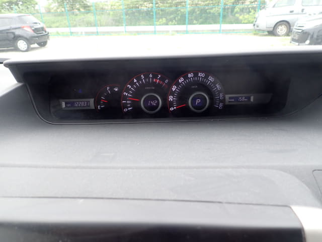 TOYOTA Noah thumbnail 34