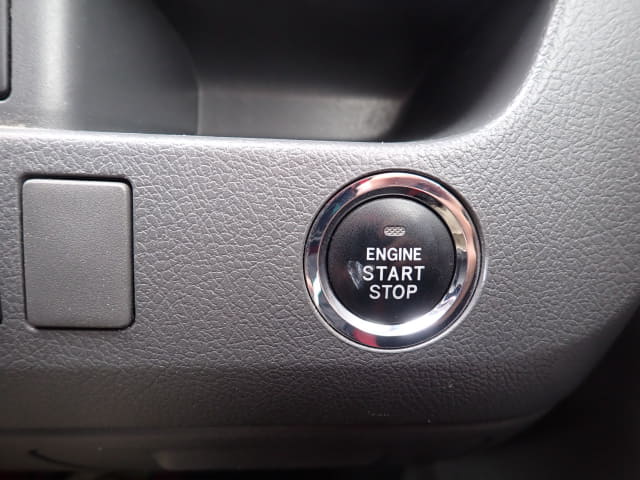 TOYOTA Noah thumbnail 40