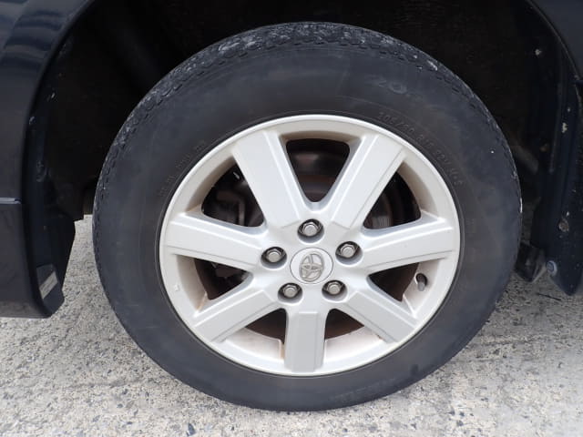 TOYOTA Noah thumbnail 11