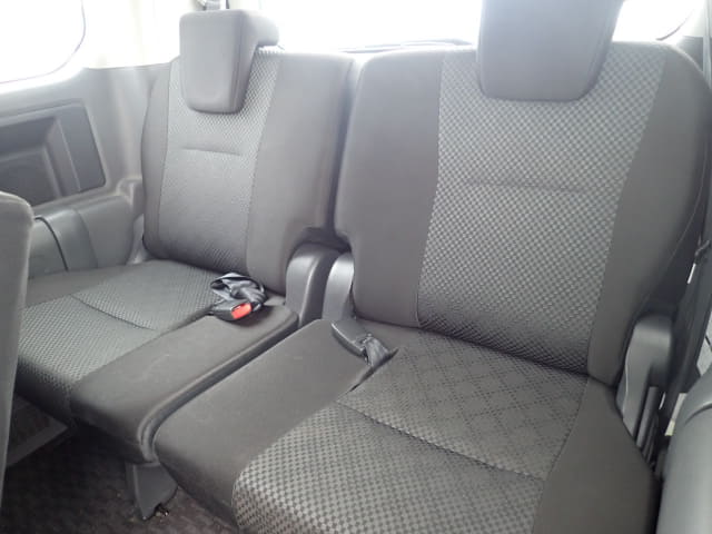 TOYOTA Noah thumbnail 28