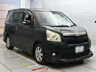 2010 TOYOTA Noah