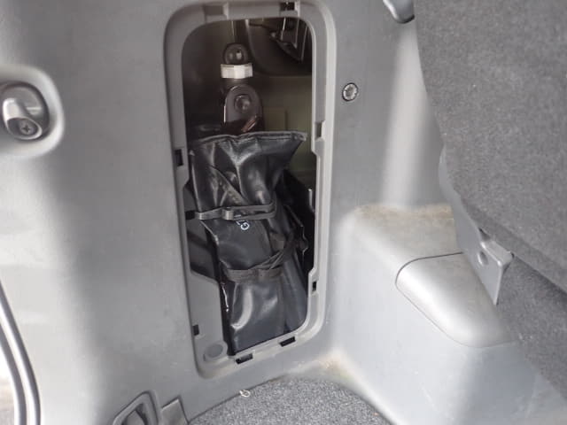 TOYOTA Noah thumbnail 30