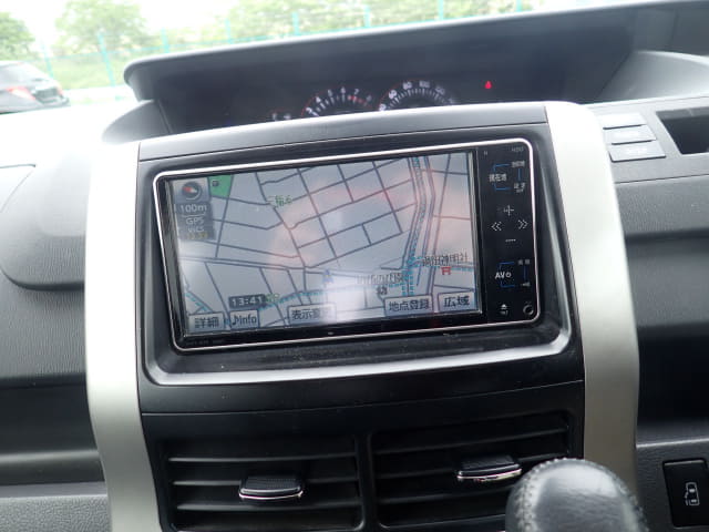 TOYOTA Noah thumbnail 36