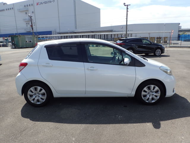 TOYOTA Vitz thumbnail 6