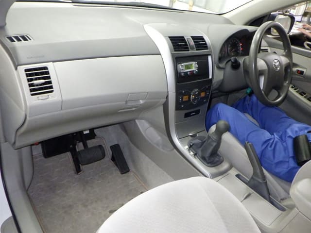 TOYOTA Corolla Axio thumbnail 3