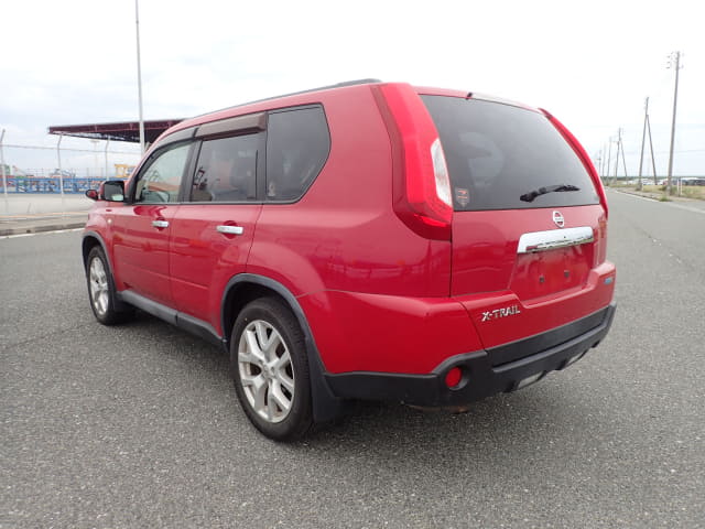NISSAN X-Trail thumbnail 3