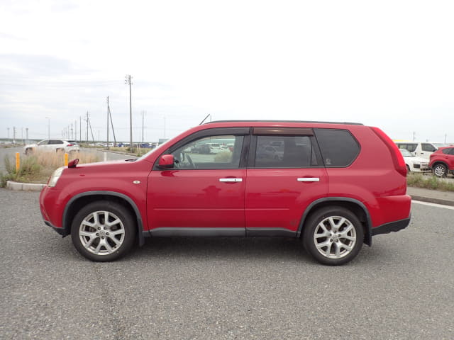 NISSAN X-Trail thumbnail 2