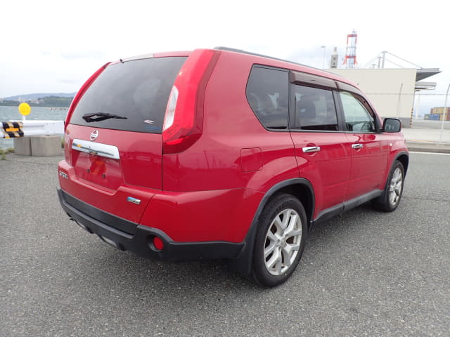 NISSAN X-Trail thumbnail 5