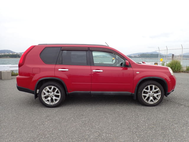 NISSAN X-Trail thumbnail 6