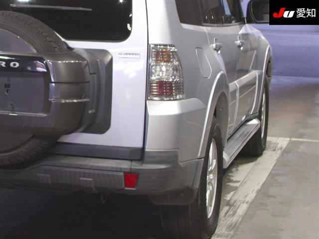MITSUBISHI Pajero thumbnail 6