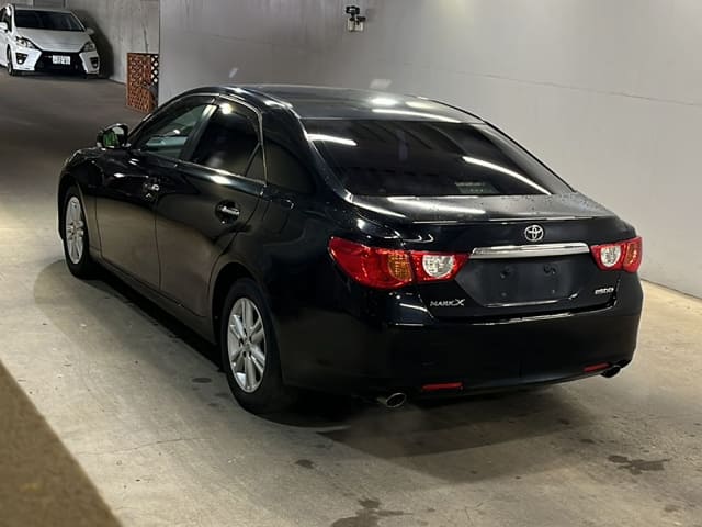 TOYOTA Mark X thumbnail 2