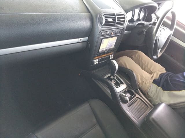 Porsche Cayenne thumbnail 4