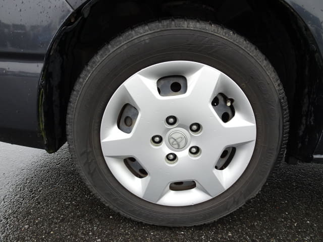 TOYOTA Voxy thumbnail 9