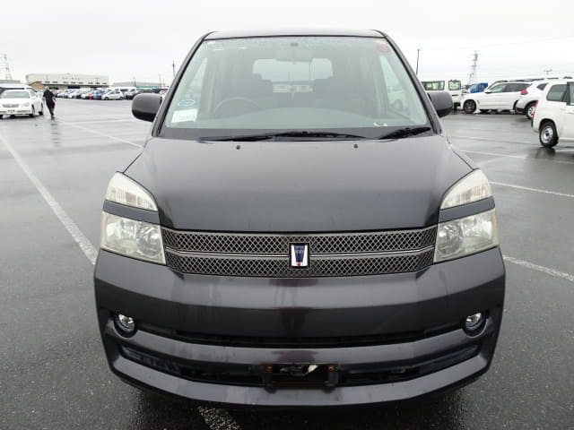 TOYOTA Voxy thumbnail 8