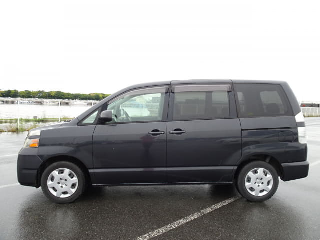 TOYOTA Voxy thumbnail 2