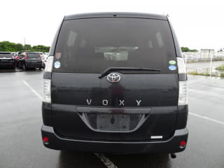 2005 TOYOTA Voxy