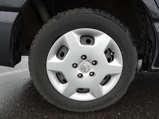 TOYOTA Voxy thumbnail 11