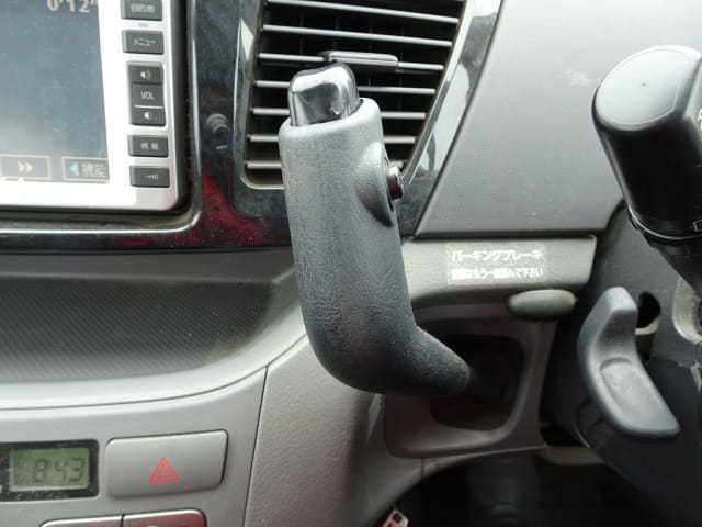 TOYOTA Voxy thumbnail 41