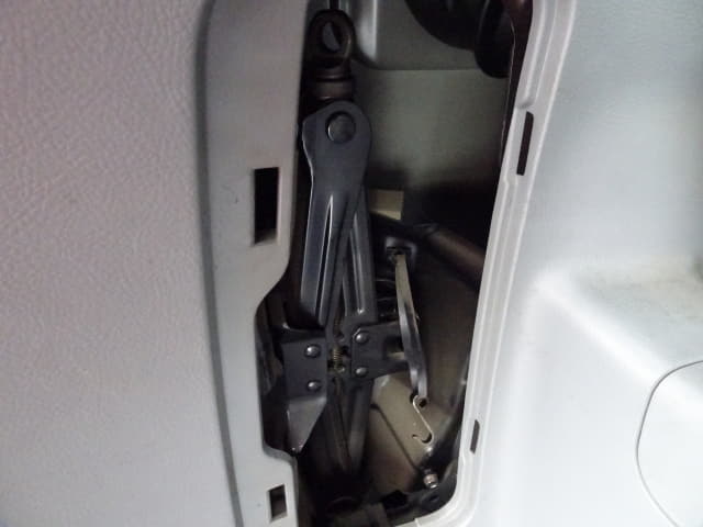 TOYOTA Voxy thumbnail 31