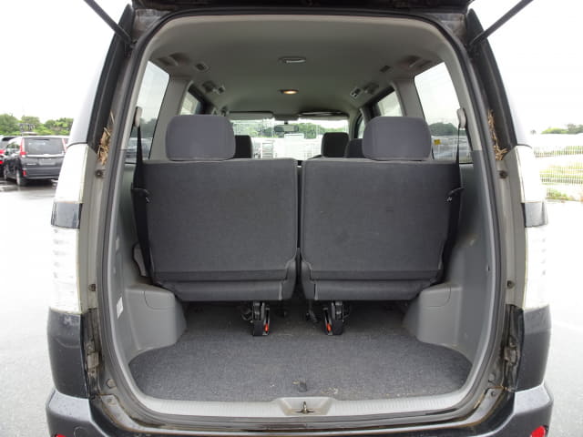 TOYOTA Voxy thumbnail 29