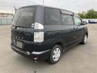 2005 TOYOTA Voxy