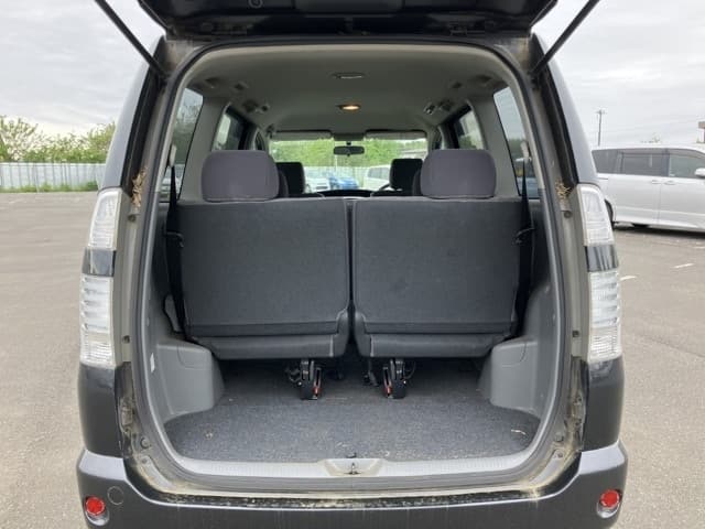 TOYOTA Voxy thumbnail 61