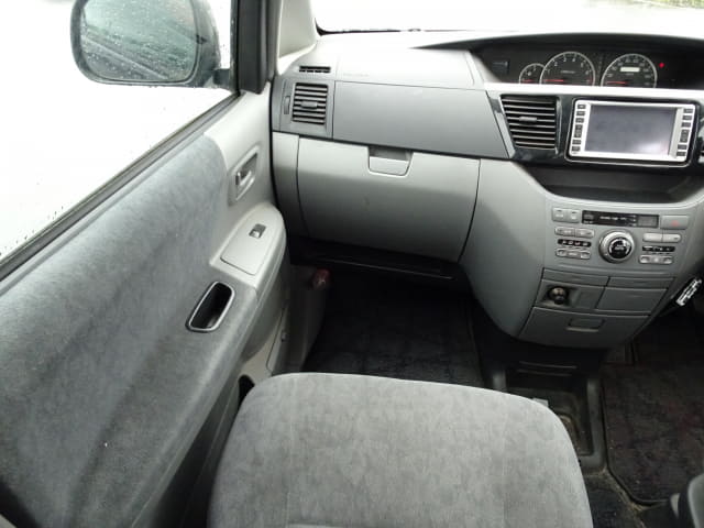 TOYOTA Voxy thumbnail 34