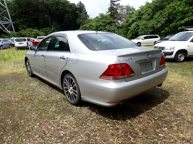 TOYOTA Crown thumbnail 3