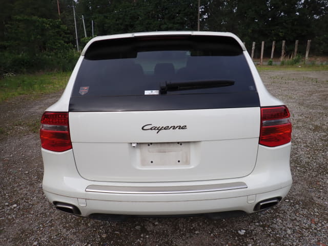 Porsche Cayenne thumbnail 4