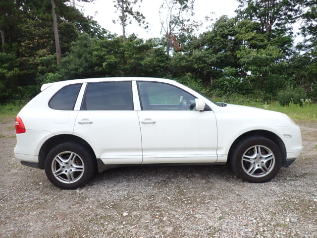 Porsche Cayenne thumbnail 6
