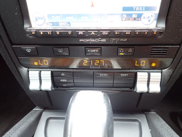 Porsche Cayenne thumbnail 38