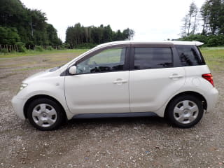2004 TOYOTA IST