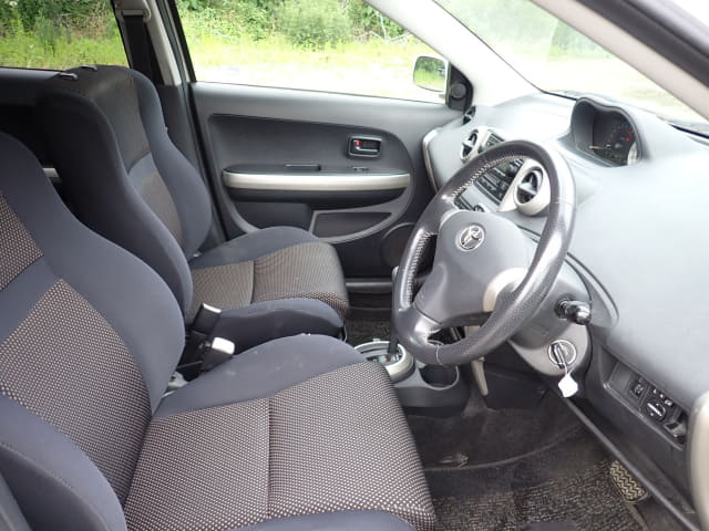 TOYOTA IST thumbnail 25